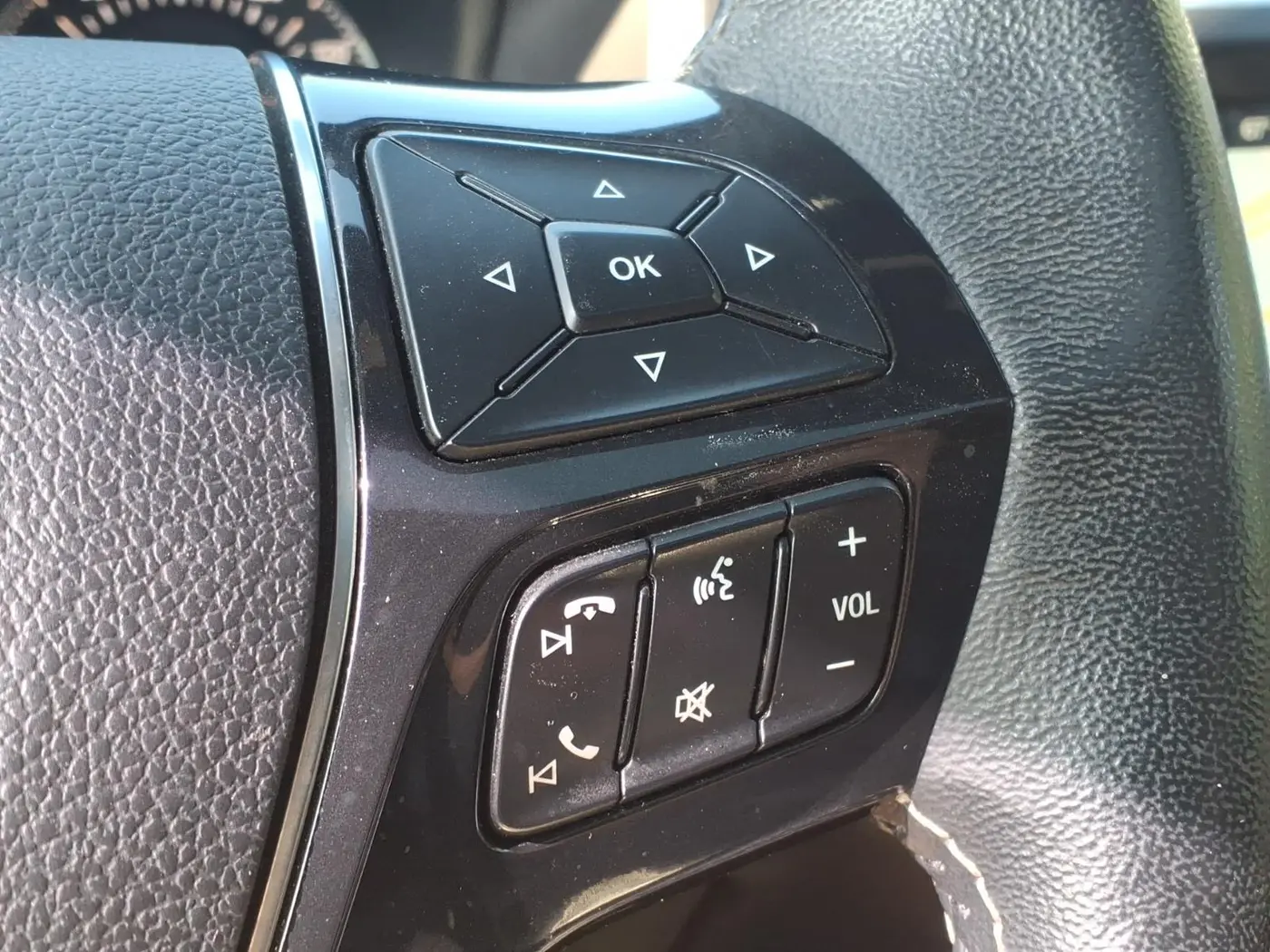 2017 Ford Explorer - $19,797