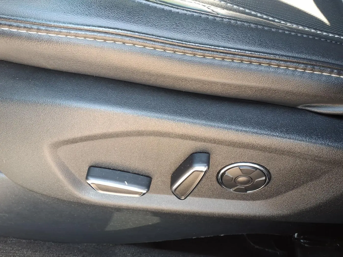 2017 Ford Explorer - $19,797