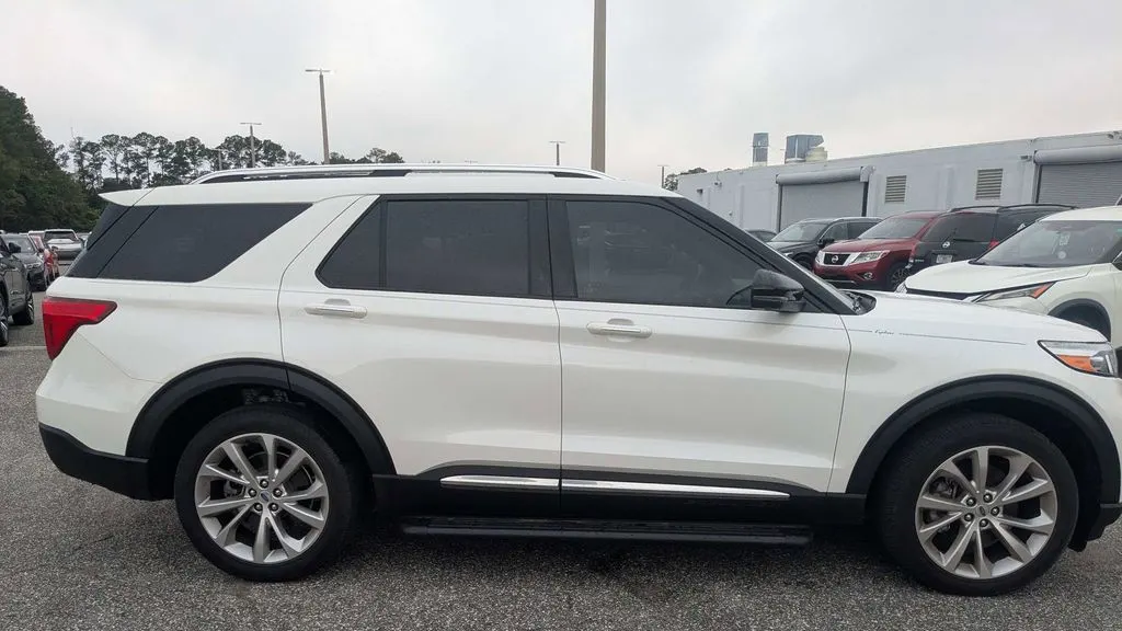 2022 Ford Explorer Hybrid Platinum