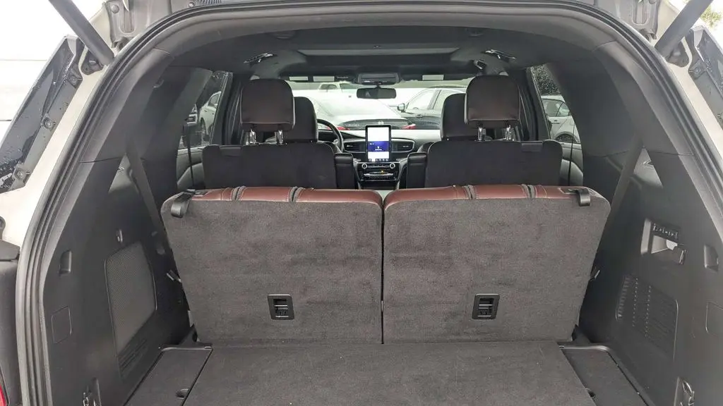 2022 Ford Explorer Hybrid Platinum