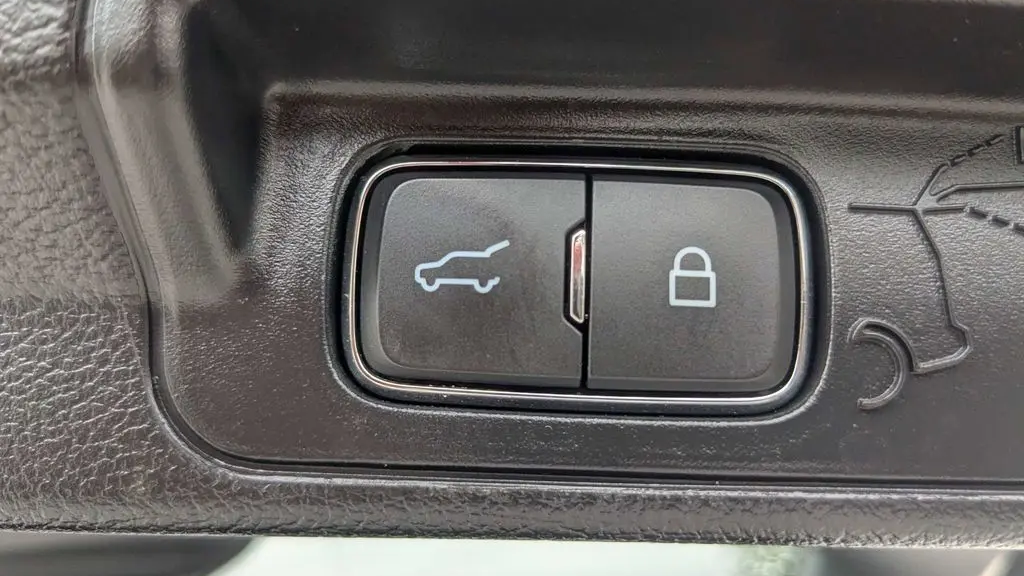 2022 Ford Explorer Hybrid Platinum