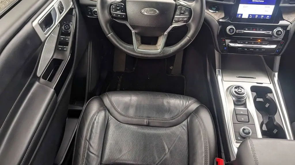 2022 Ford Explorer Hybrid Platinum