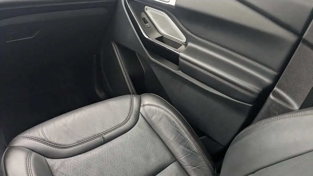 2022 Ford Explorer Hybrid Platinum