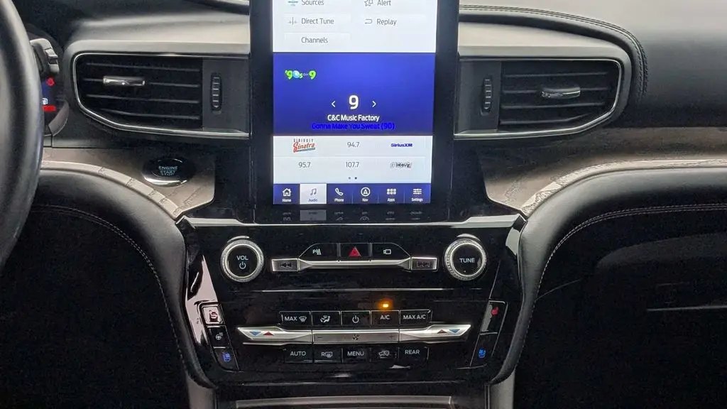 2022 Ford Explorer Hybrid Platinum