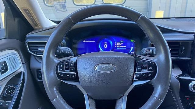 2023 Ford Explorer Hybrid Platinum