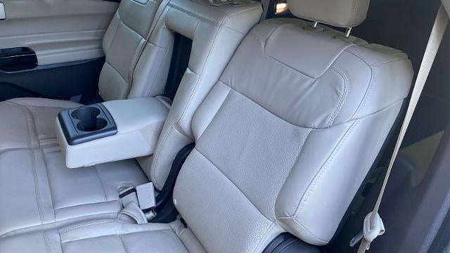2023 Ford Explorer Hybrid Platinum