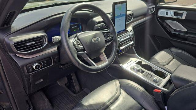 2023 Ford Explorer Hybrid Platinum
