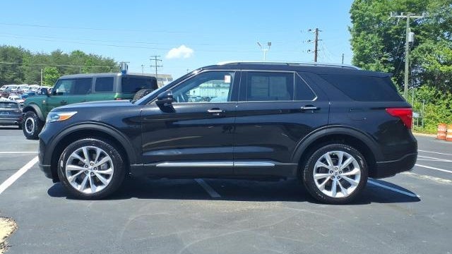 2023 Ford Explorer Hybrid Platinum