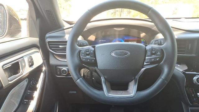 2023 Ford Explorer Hybrid Platinum