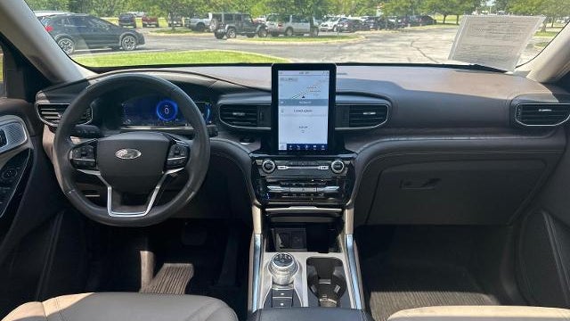 2022 Ford Explorer Hybrid Platinum
