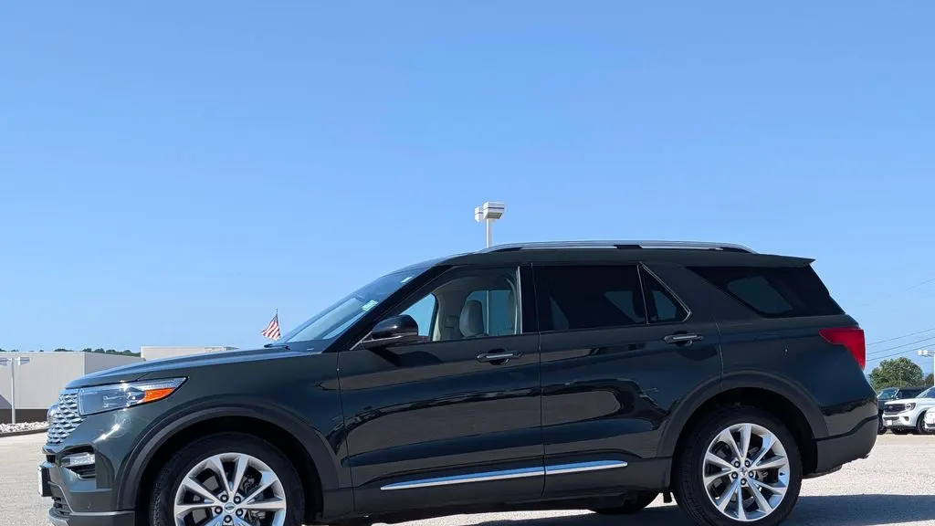 2022 Ford Explorer Hybrid Platinum