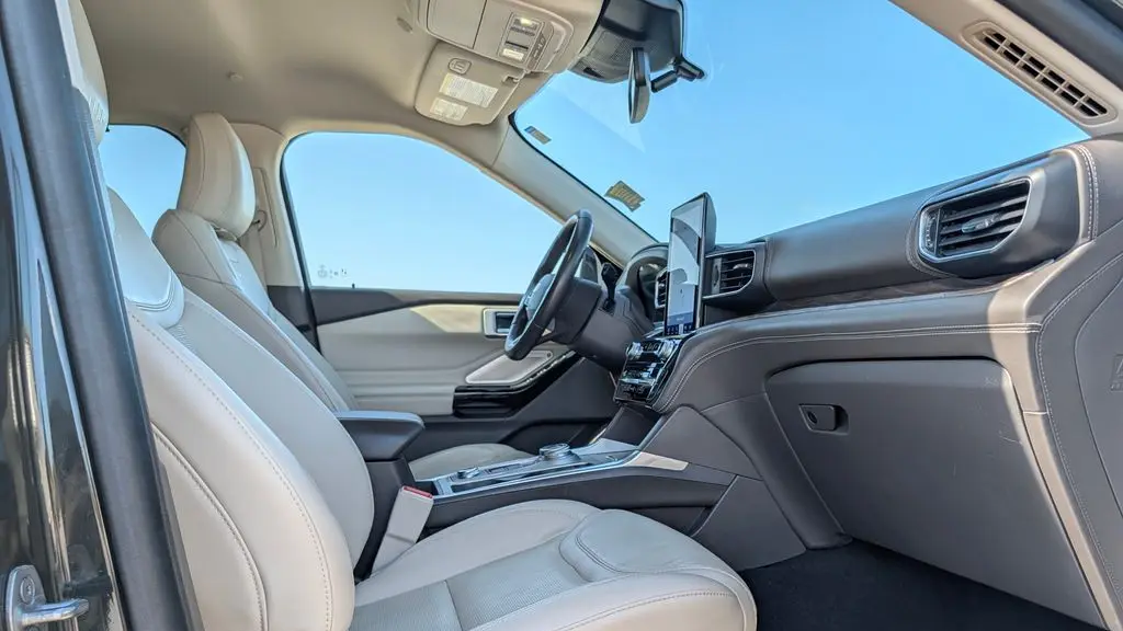 2022 Ford Explorer Hybrid Platinum