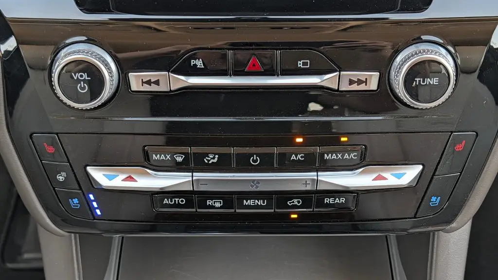 2022 Ford Explorer Hybrid Platinum