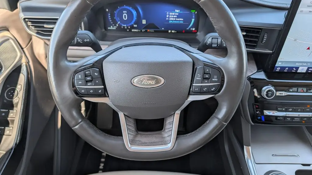 2022 Ford Explorer Hybrid Platinum