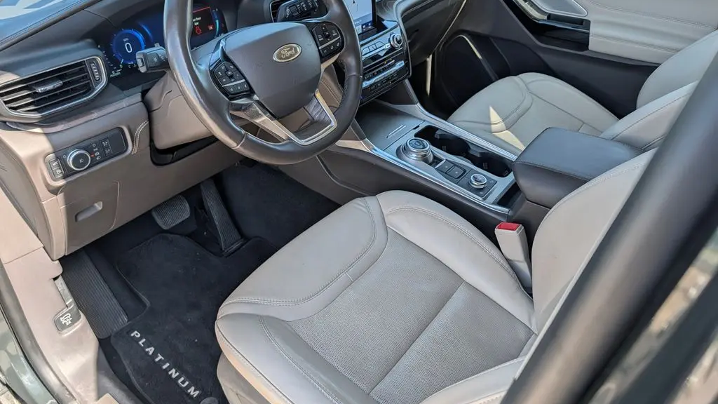2022 Ford Explorer Hybrid Platinum