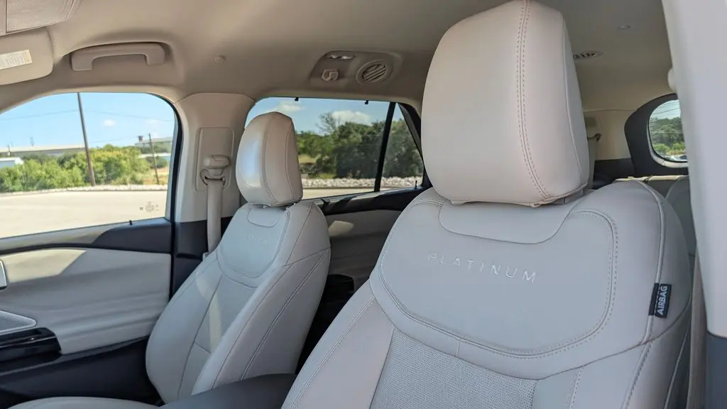 2022 Ford Explorer Hybrid Platinum