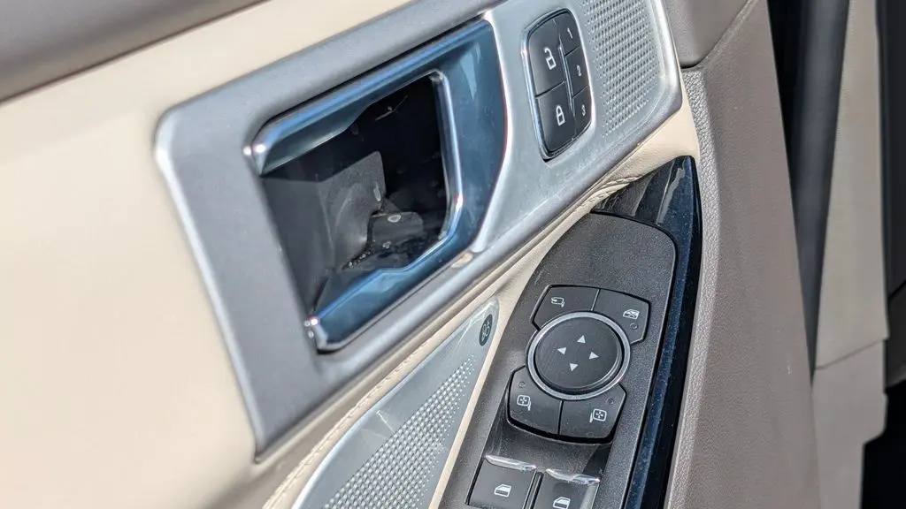 2022 Ford Explorer Hybrid Platinum