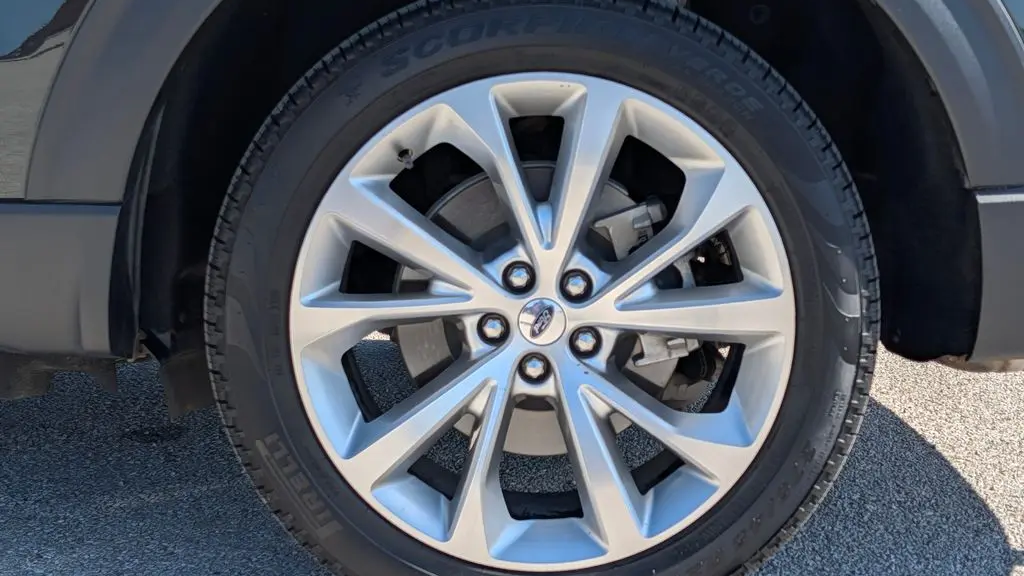 2022 Ford Explorer Hybrid Platinum