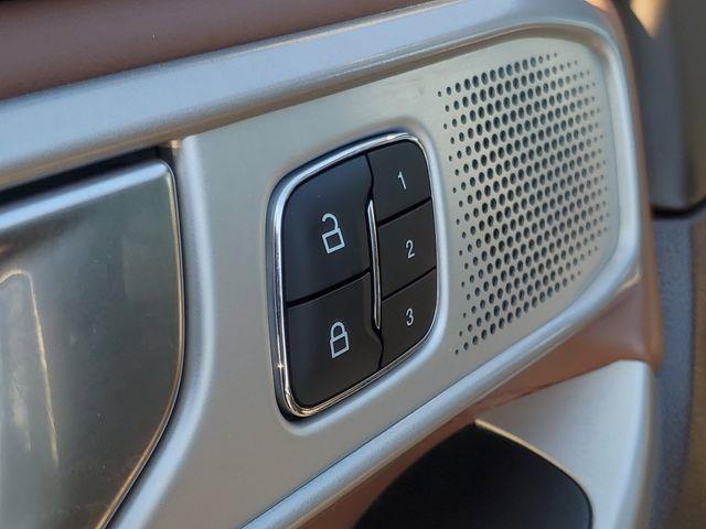 2022 Ford Explorer - $28,611