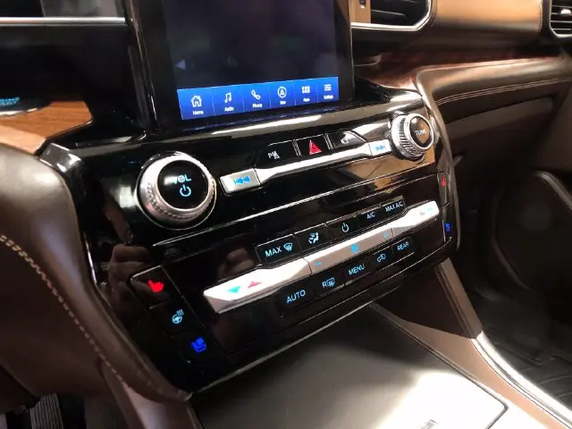 2022 Ford Explorer - $34,211