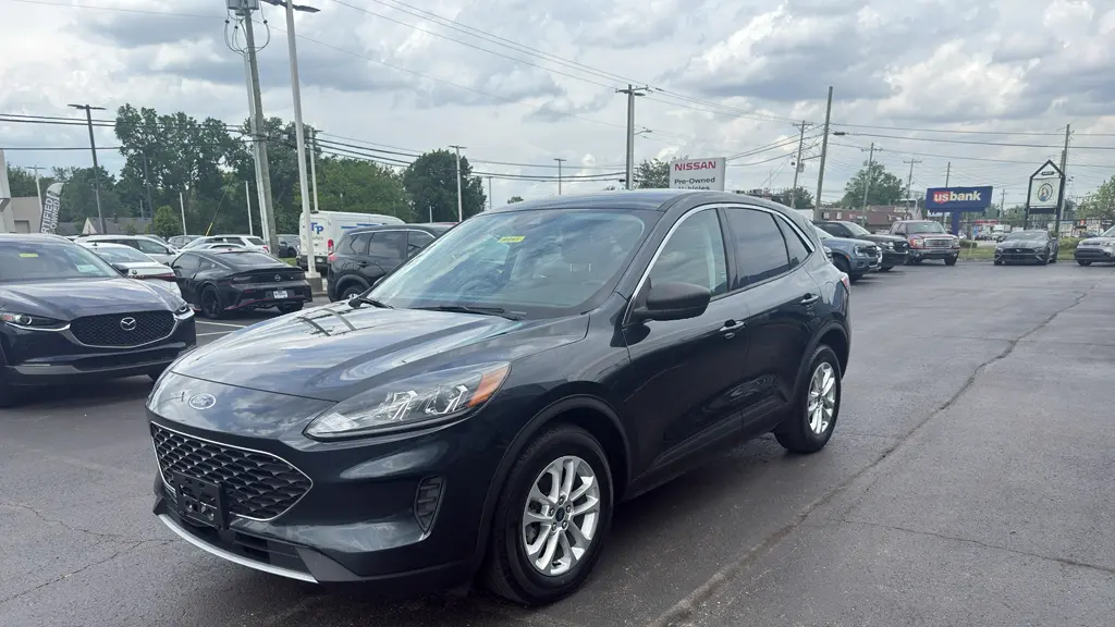 2022 Ford Escape Hybrid SE