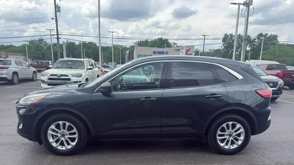 2022 Ford Escape Hybrid SE