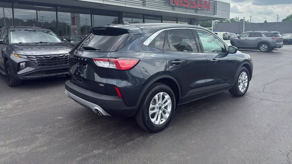 2022 Ford Escape Hybrid SE