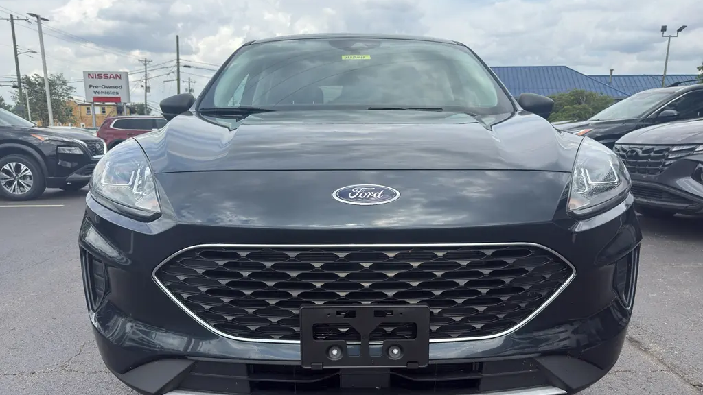2022 Ford Escape Hybrid SE