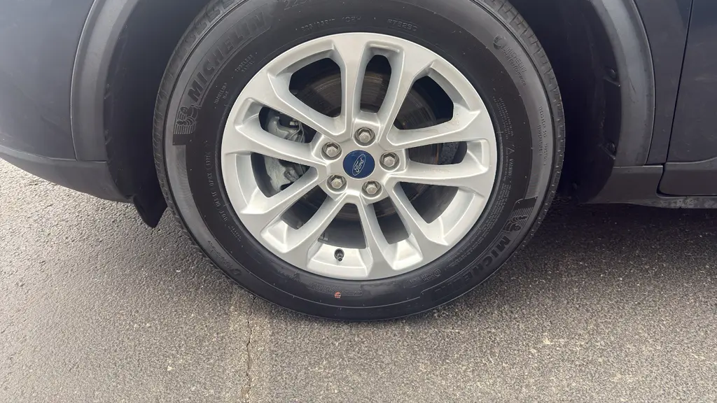 2022 Ford Escape Hybrid SE