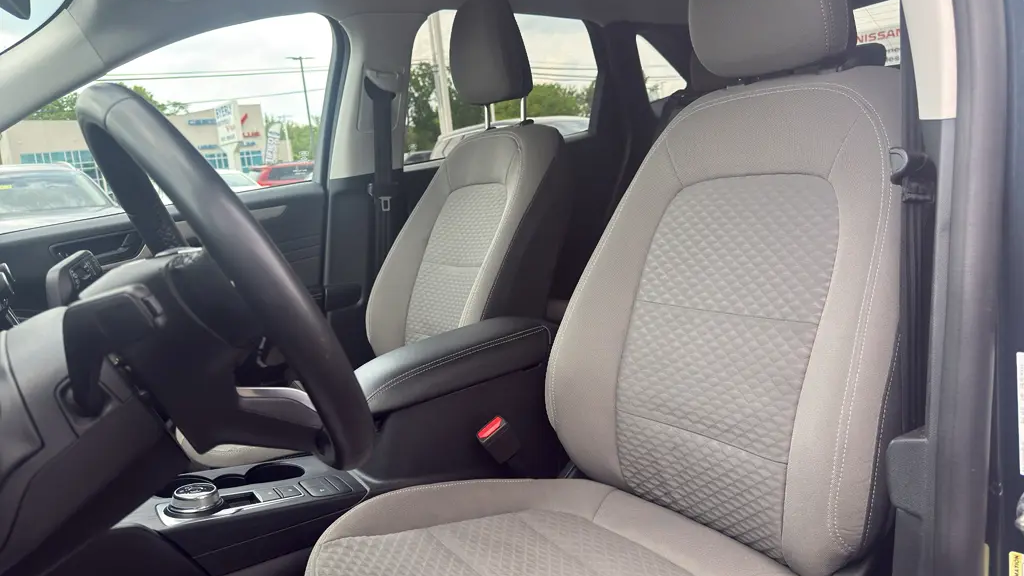 2022 Ford Escape Hybrid SE