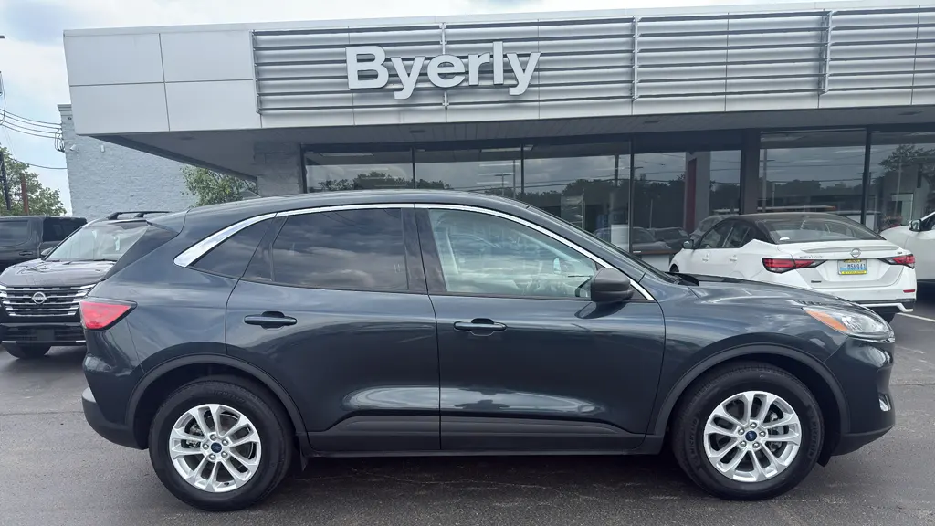 2022 Ford Escape Hybrid SE