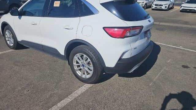 2022 Ford Escape Hybrid SE