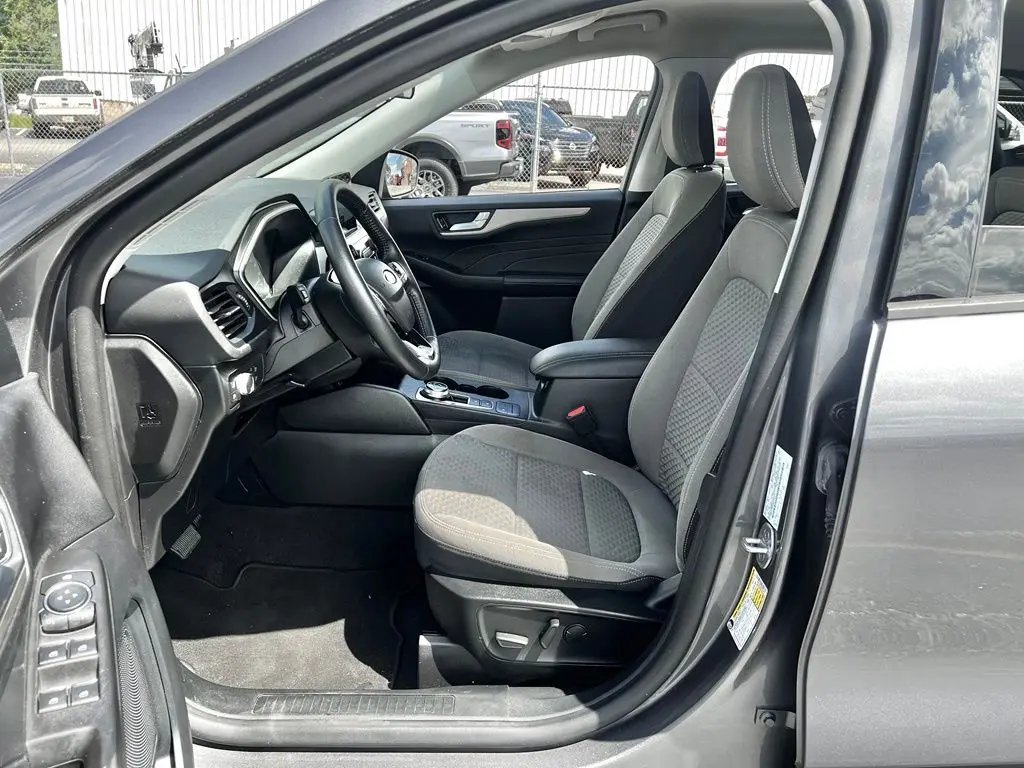 2021 Ford Escape - $21,560