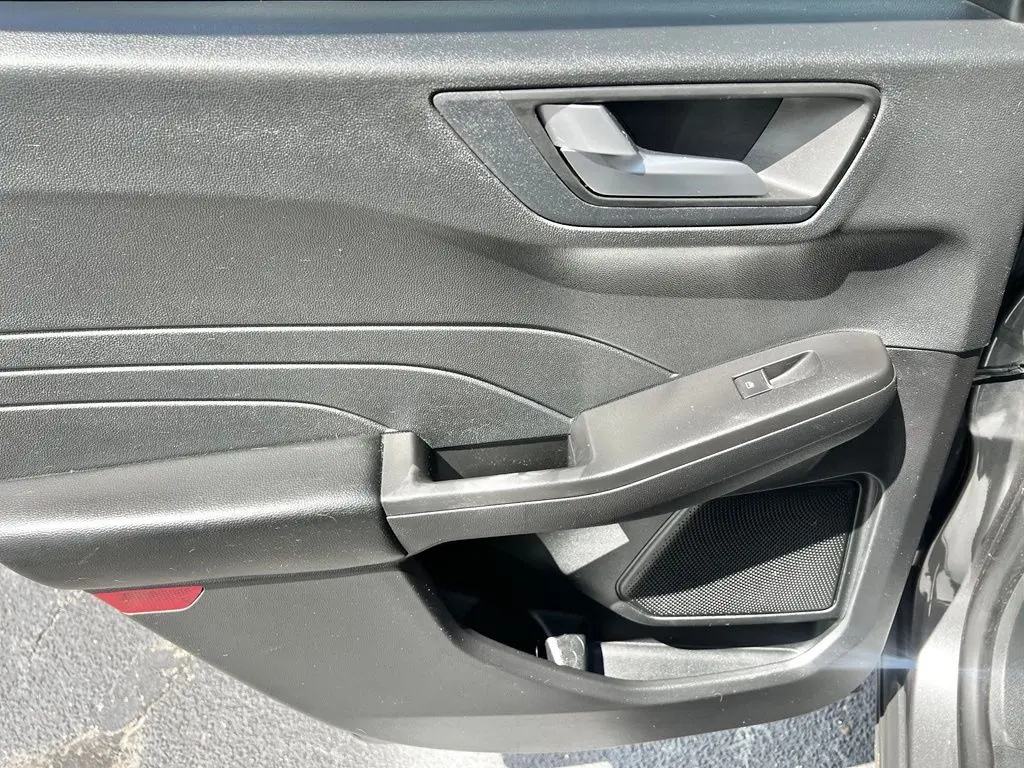 2021 Ford Escape - $21,560