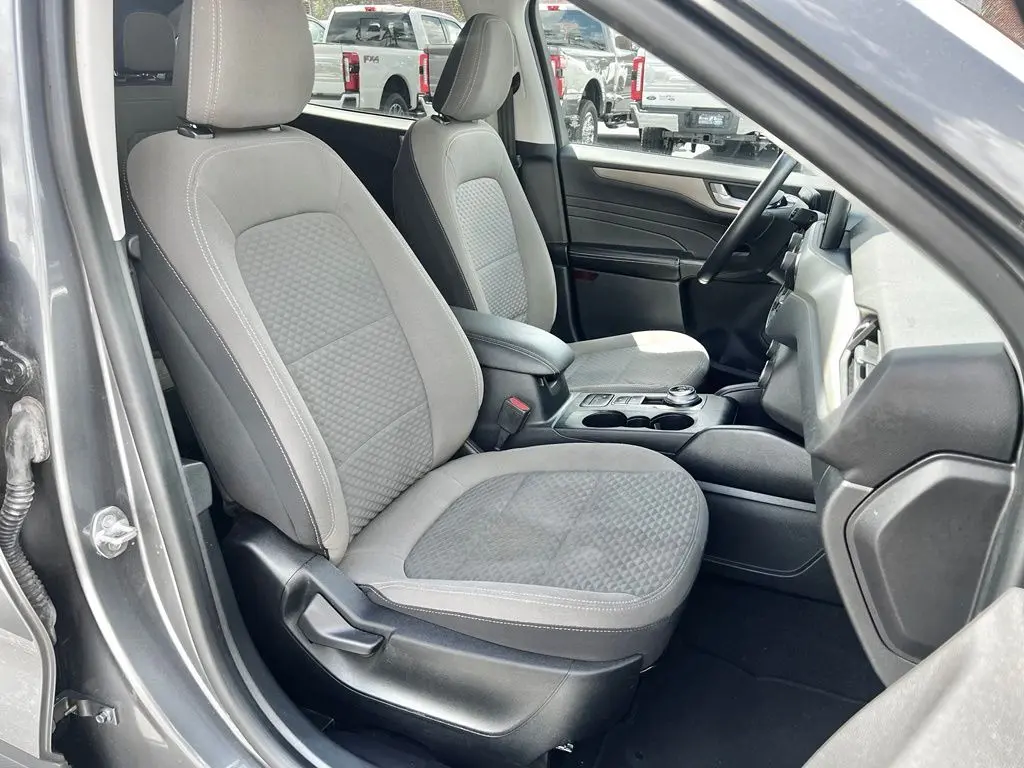2021 Ford Escape - $21,560