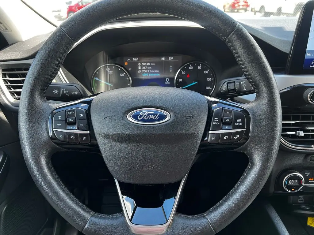 2021 Ford Escape - $21,560