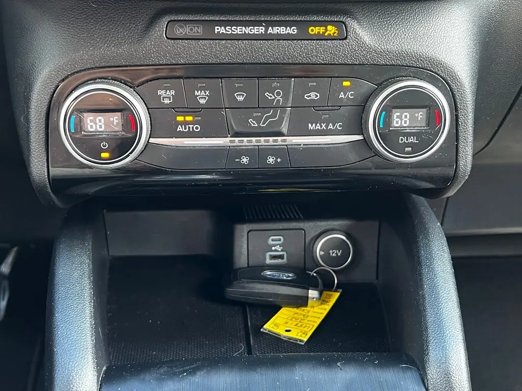 2021 Ford Escape - $21,560