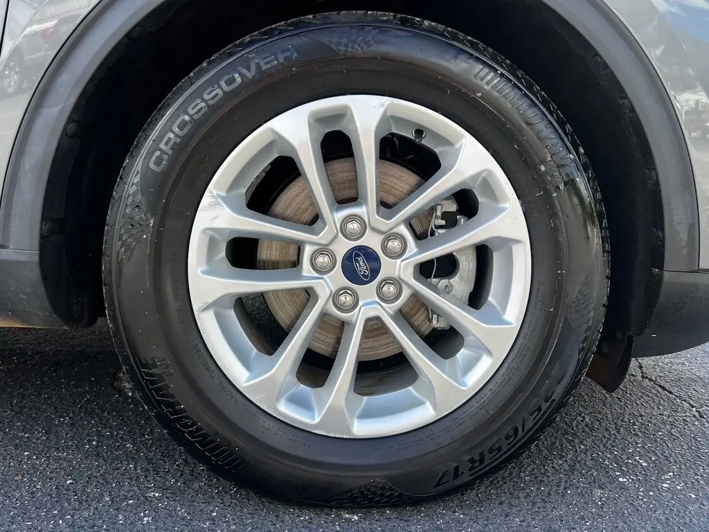 2021 Ford Escape - $21,560