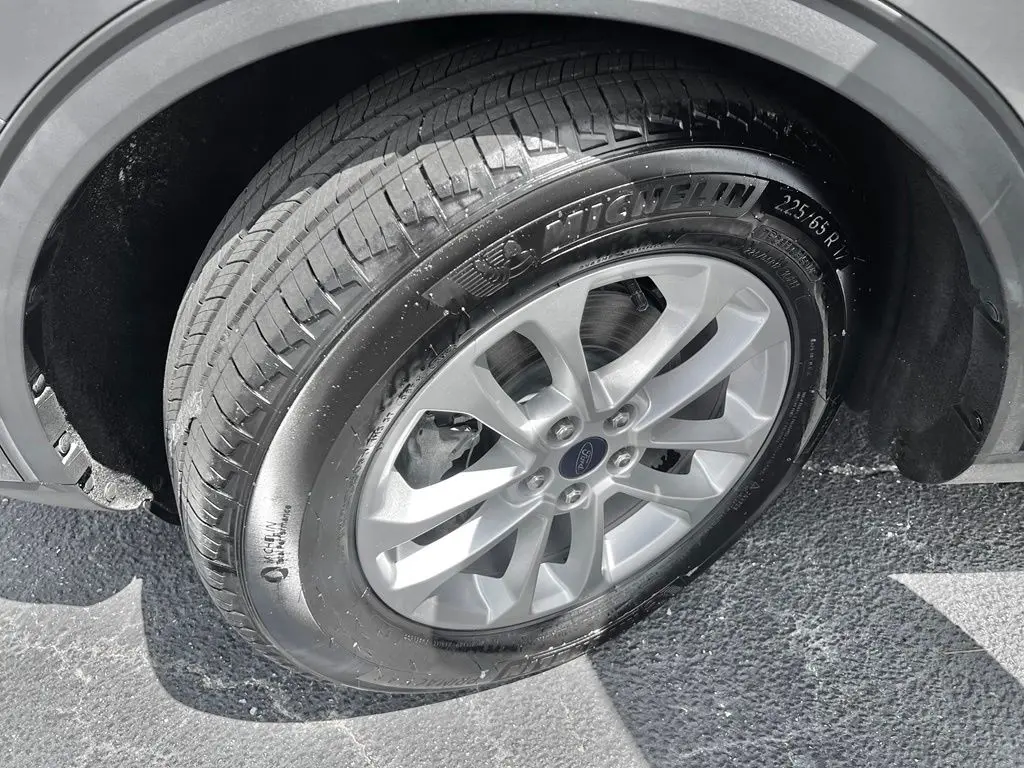 2021 Ford Escape - $21,560
