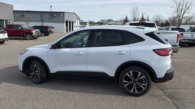 2022 Ford Escape Hybrid SE