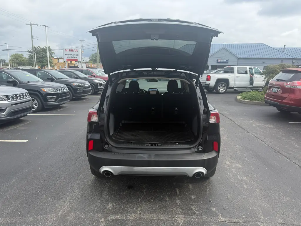 2020 Ford Escape - $17,995