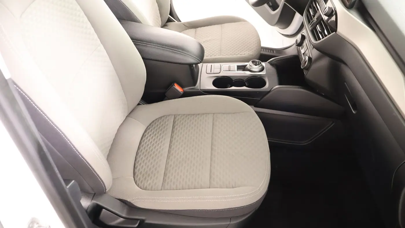2022 Ford Escape Hybrid SE