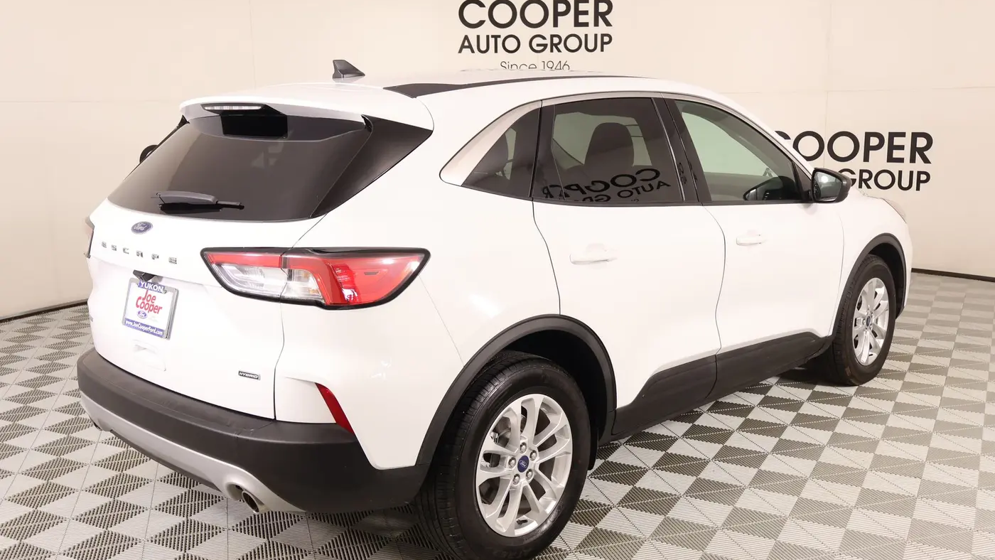 2022 Ford Escape Hybrid SE