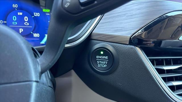 2020 Ford Escape Hybrid Titanium