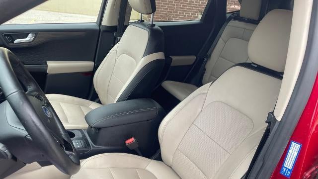 2020 Ford Escape Hybrid Titanium
