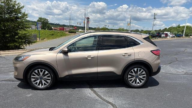 2021 Ford Escape Hybrid Titanium