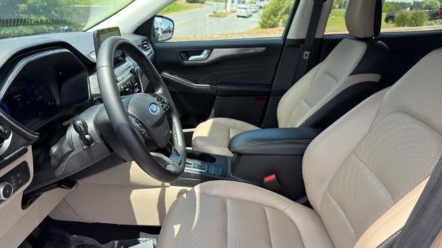 2021 Ford Escape Hybrid Titanium