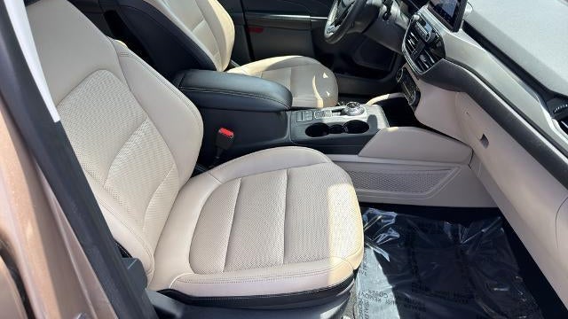 2021 Ford Escape Hybrid Titanium