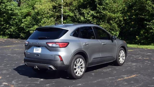 2022 Ford Escape Hybrid Titanium