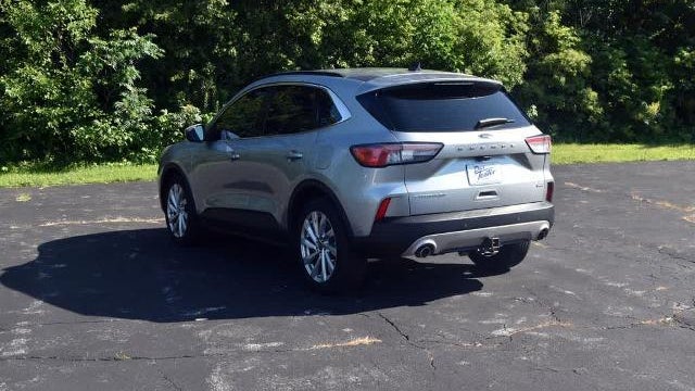 2022 Ford Escape Hybrid Titanium
